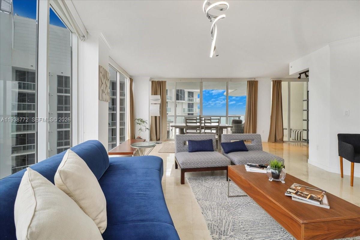 18671 Collins Ave 2404