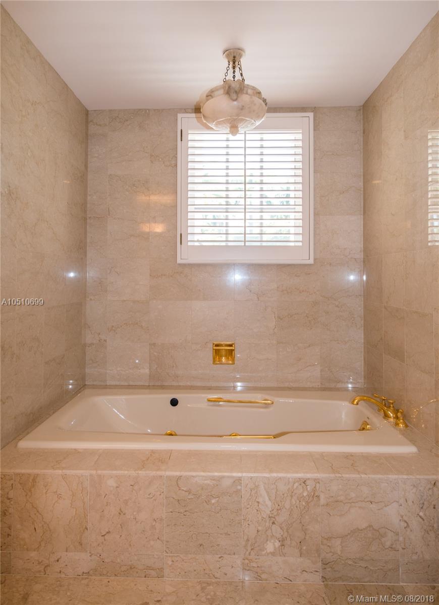 OCEANSIDE FISHER ISL COND - Residential