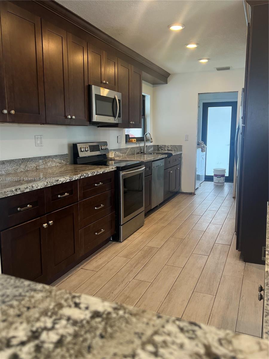 15840 SW 105th Ct