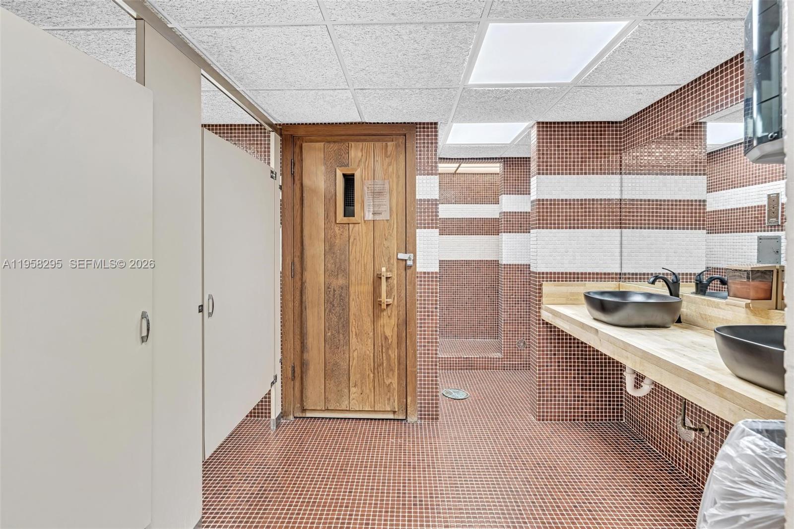 TAMARAC GARDENS CONDOMINI - Residential Lease