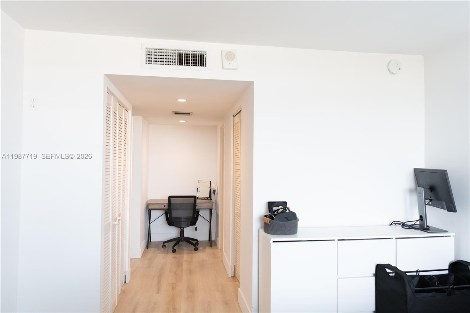 KEYSTONE HARBOR CLUB COND - Residential Lease