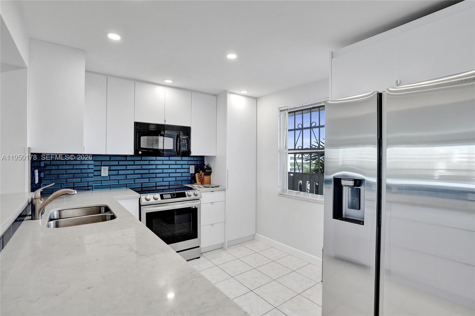 MEADOWBROOK LAKES VIEW CO - Residential