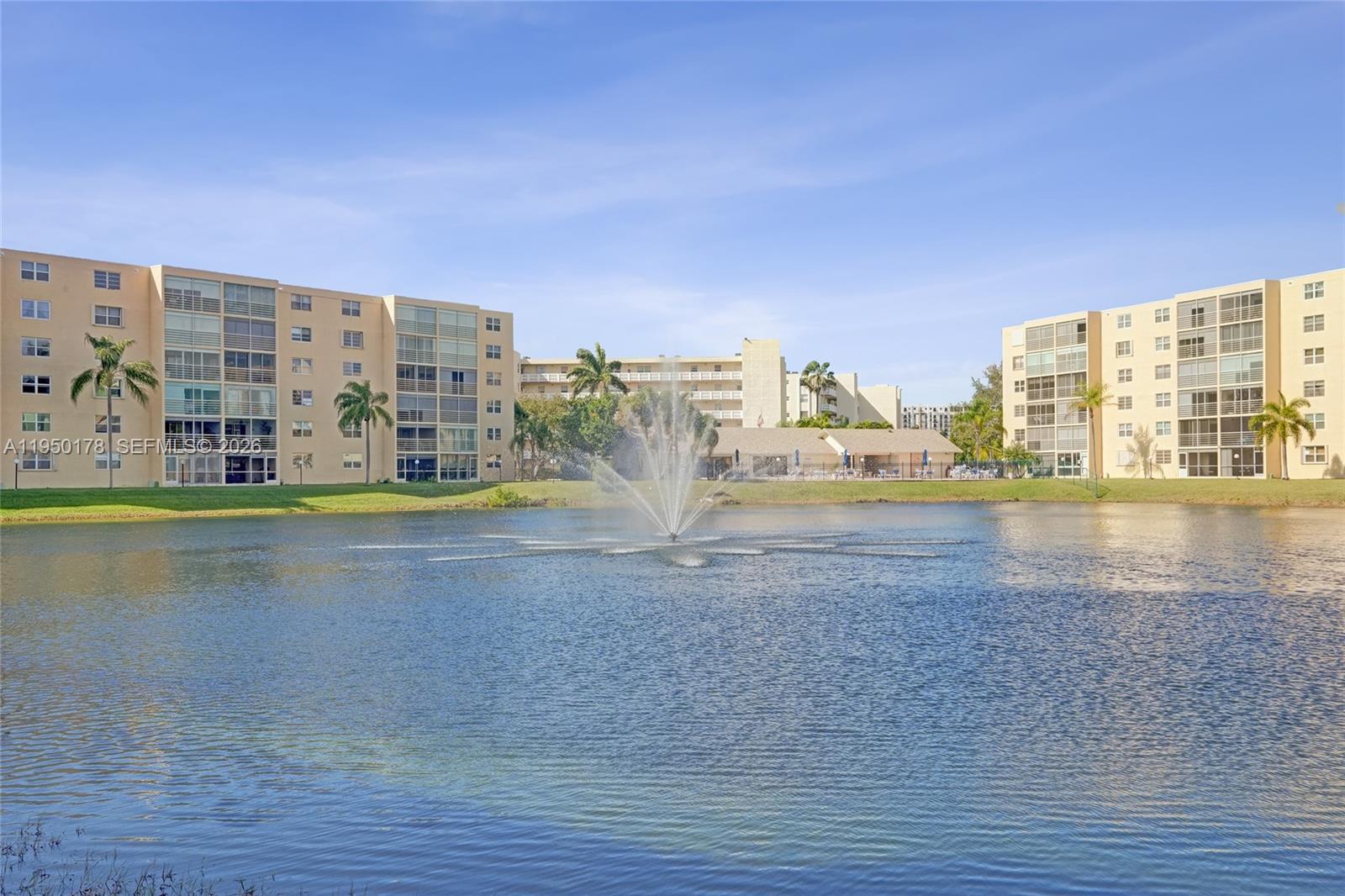 MEADOWBROOK LAKES VIEW CO - Residential