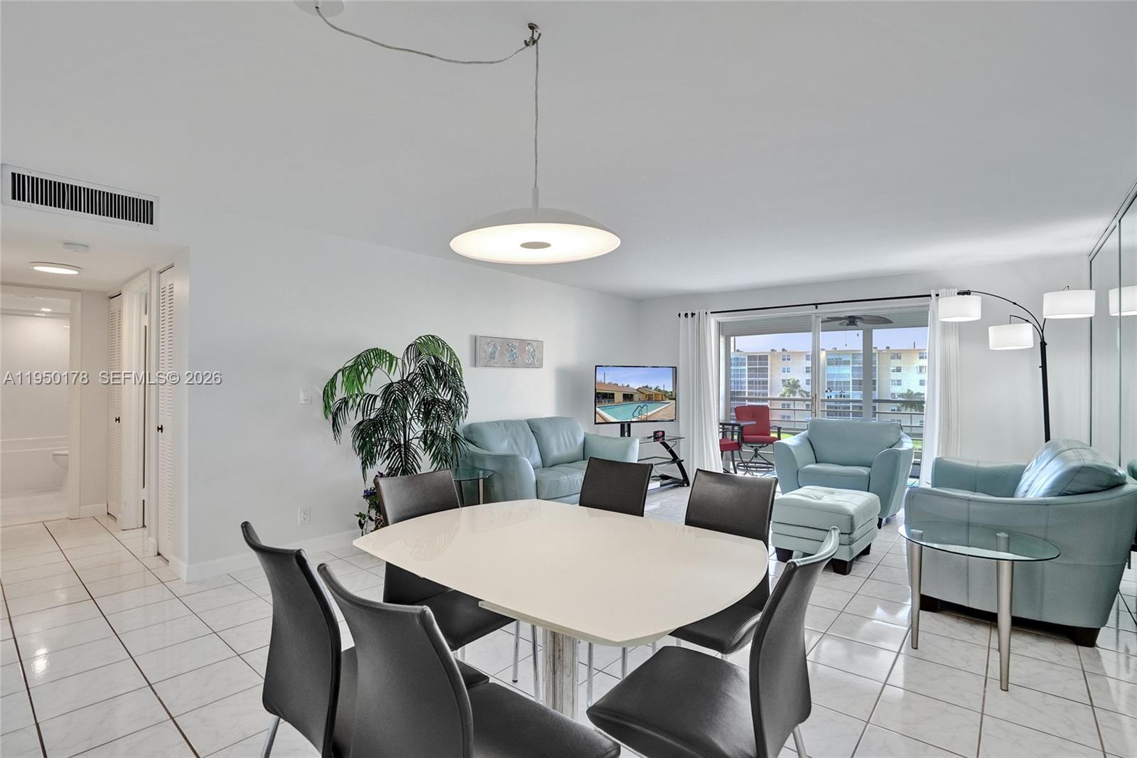 MEADOWBROOK LAKES VIEW CO - Residential