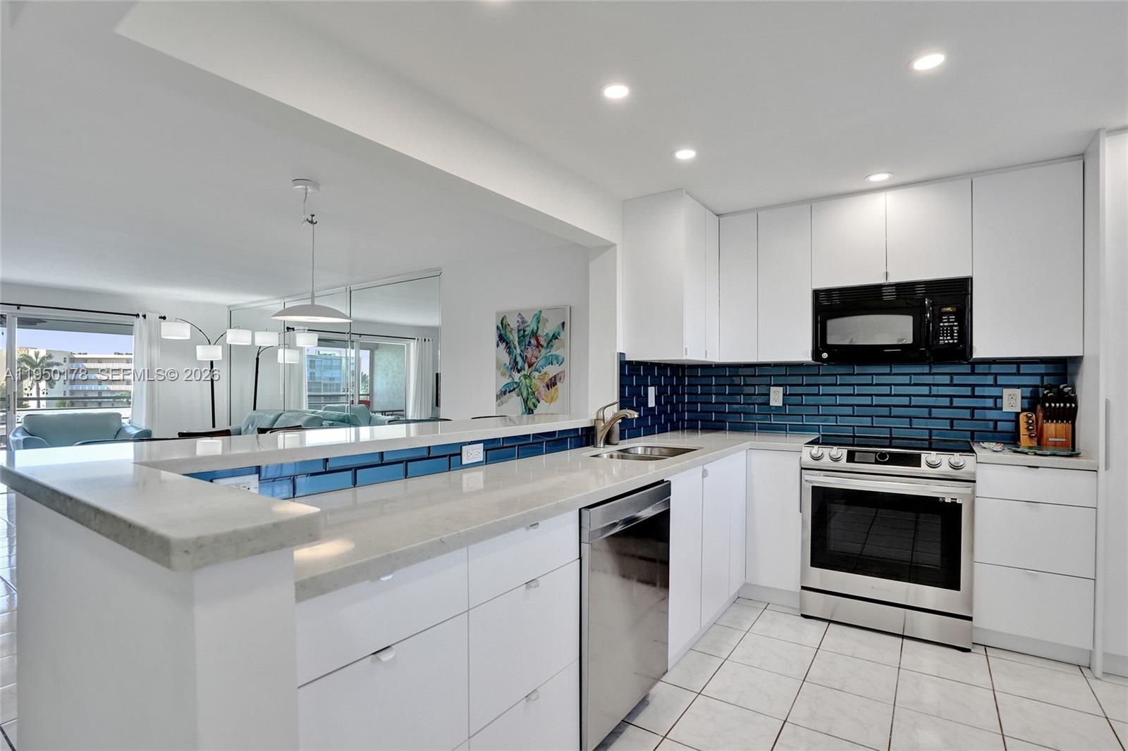 MEADOWBROOK LAKES VIEW CO - Residential