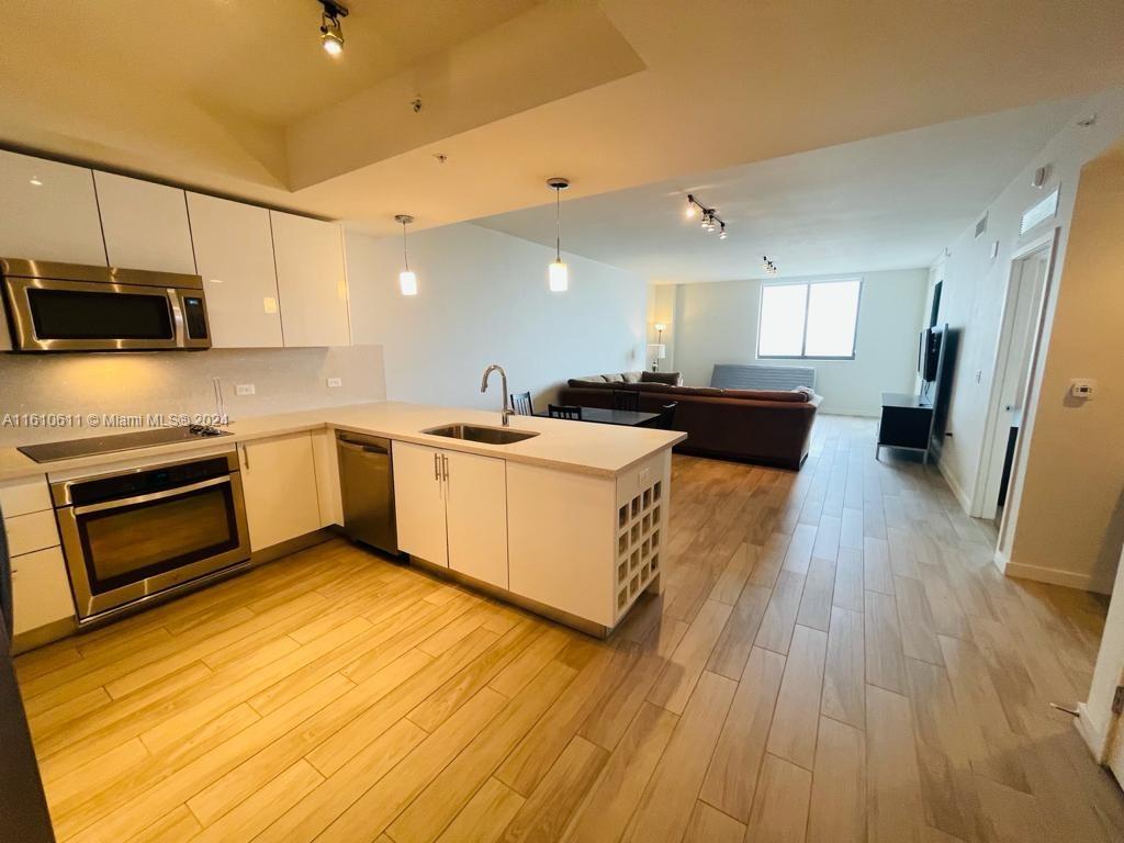 999 SW 1st Ave 2613