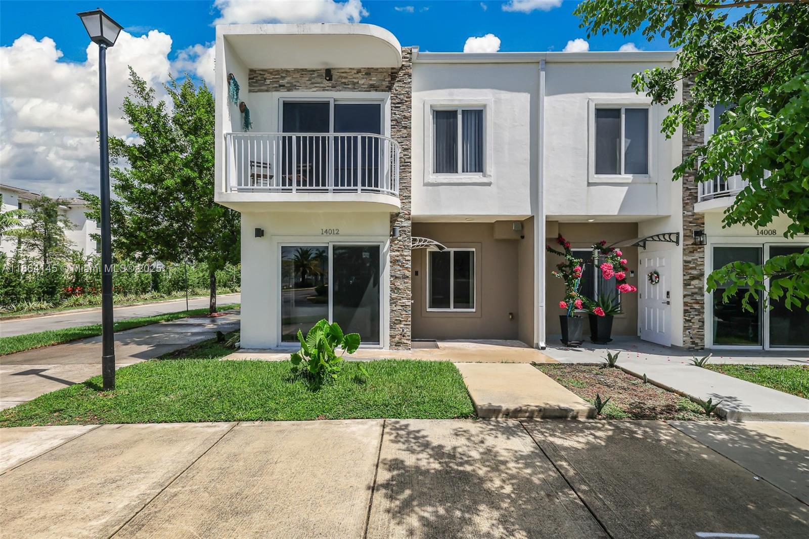 PARADISE GARDENS - Residential