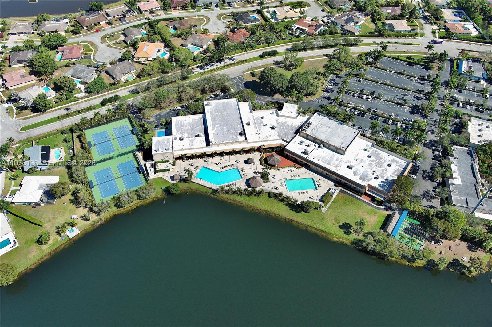 BLDG 8 OF COUNTRY CLUB AP - Residential