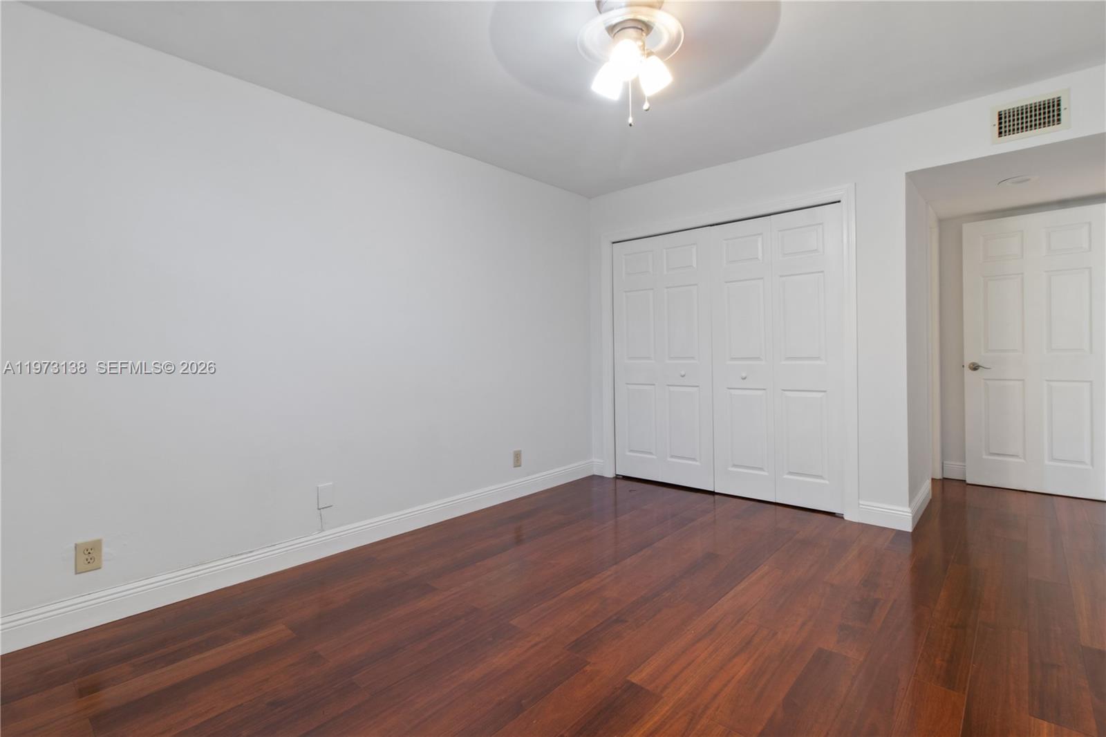 BLDG 8 OF COUNTRY CLUB AP - Residential