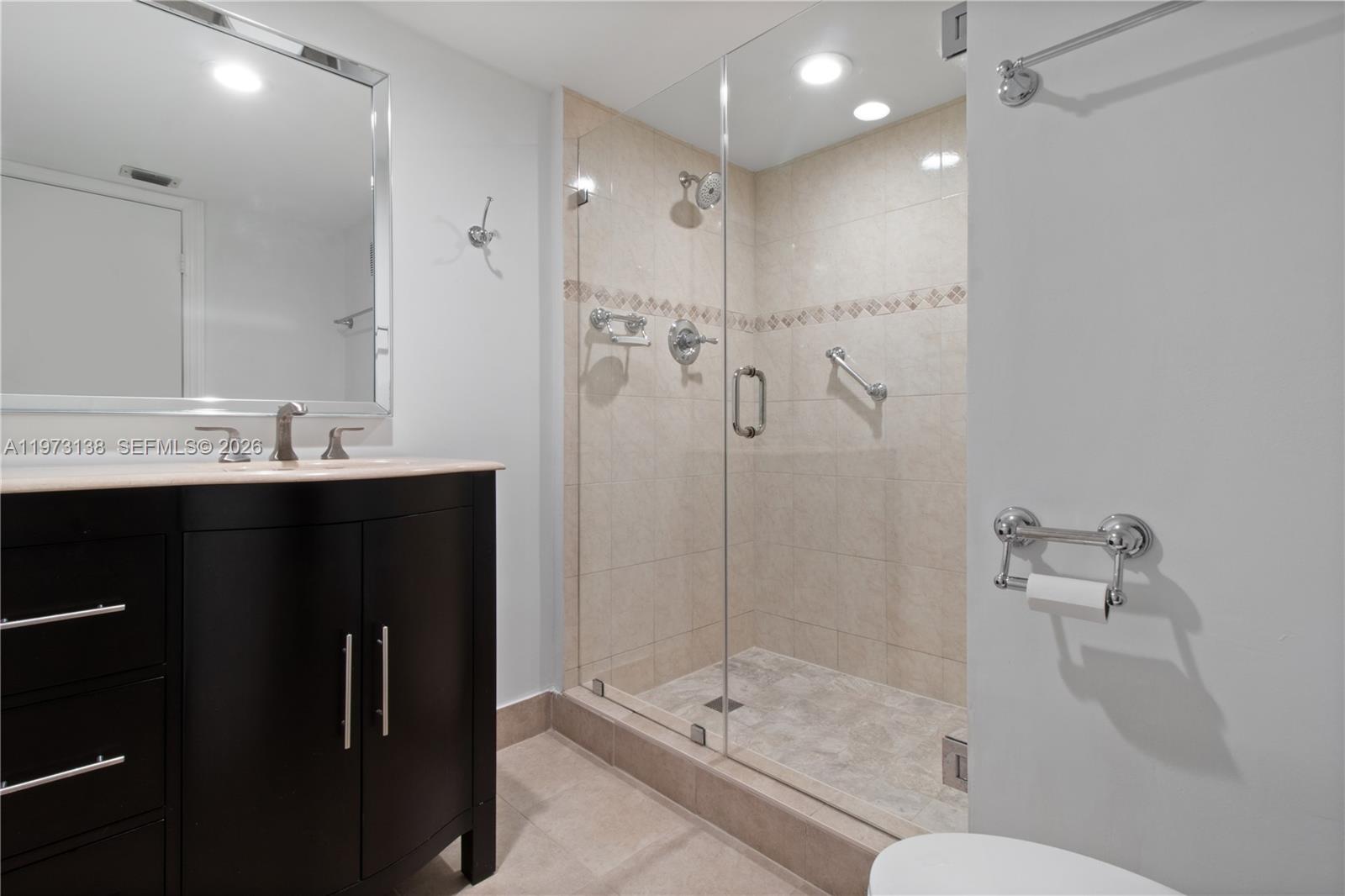 BLDG 8 OF COUNTRY CLUB AP - Residential