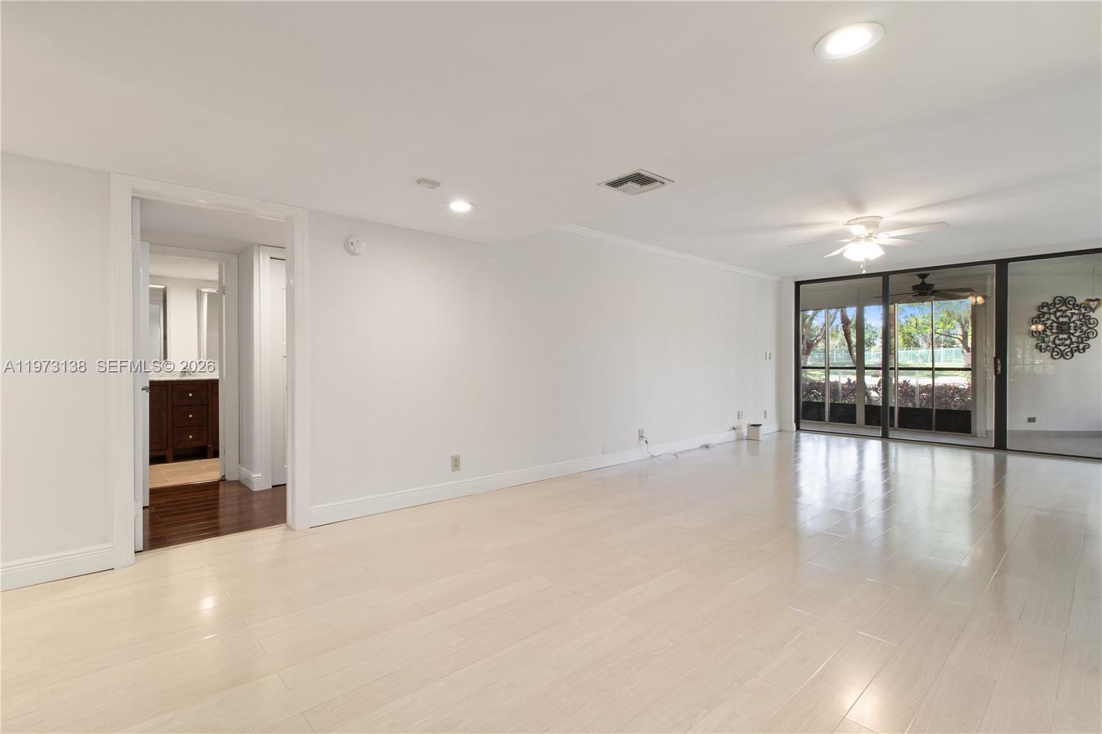 BLDG 8 OF COUNTRY CLUB AP - Residential