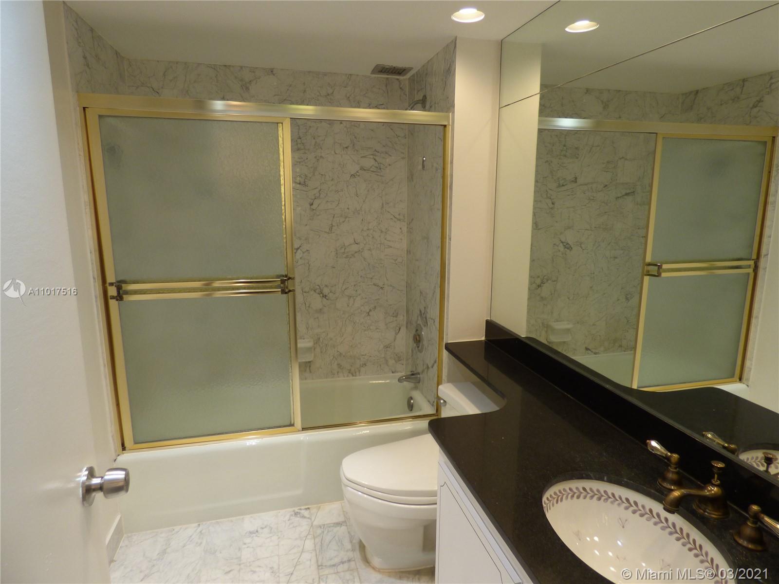 LA MER ESTATES WEST CONDO - Residential Lease