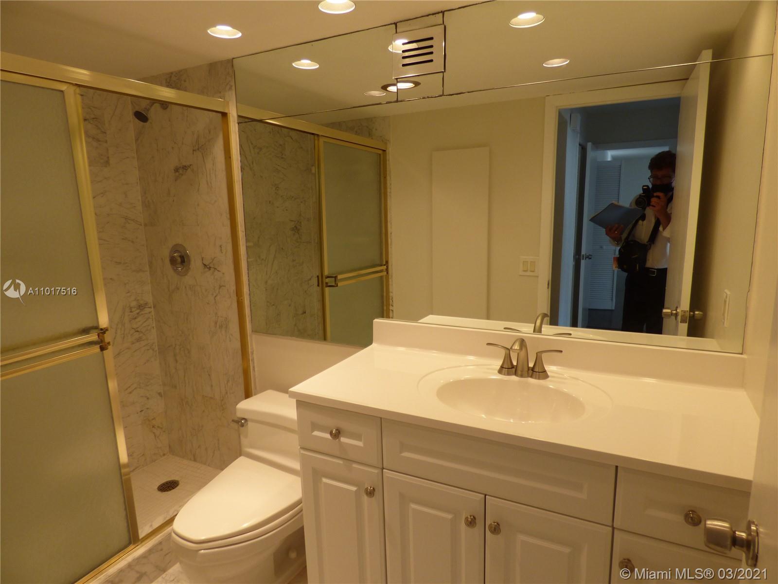 LA MER ESTATES WEST CONDO - Residential Lease