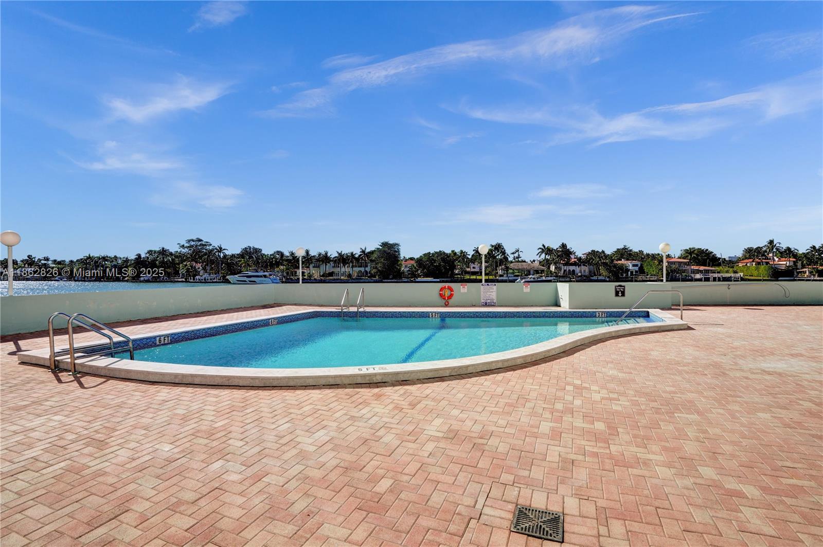 5838 CONDOMINIUM - Residential