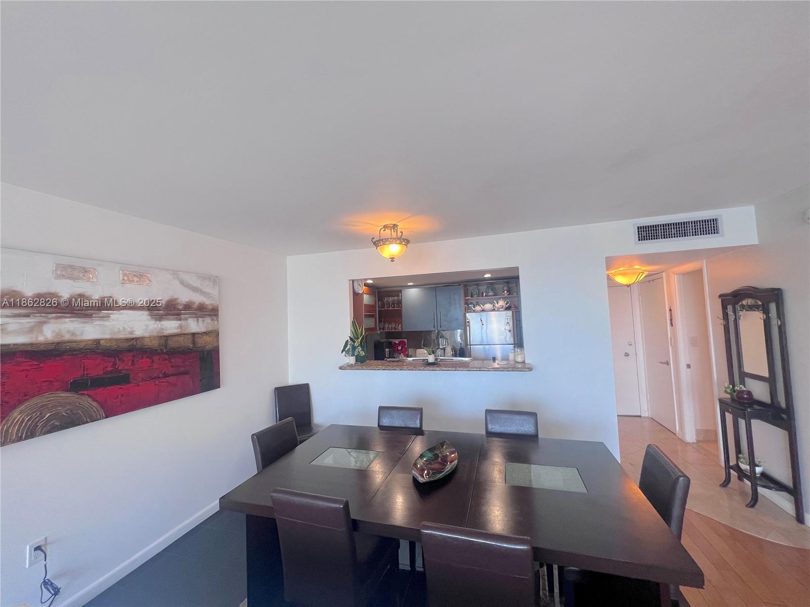 5838 CONDOMINIUM - Residential