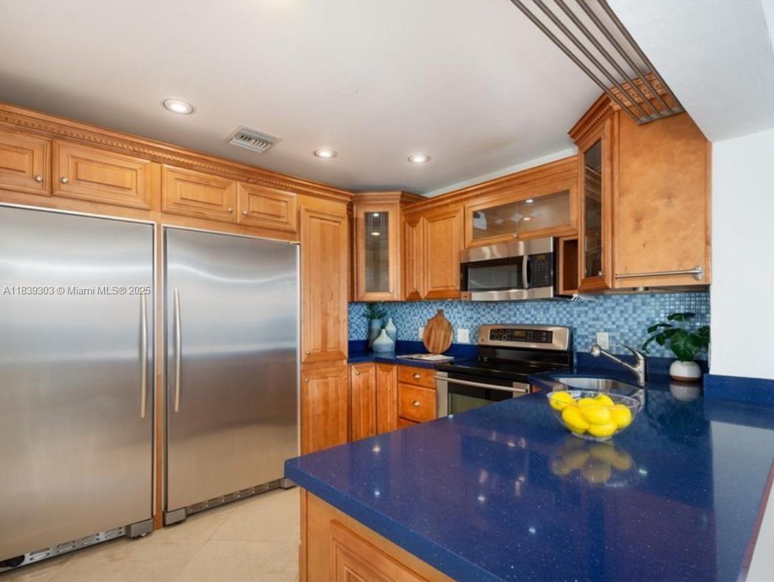 1225 NE 16th Ter