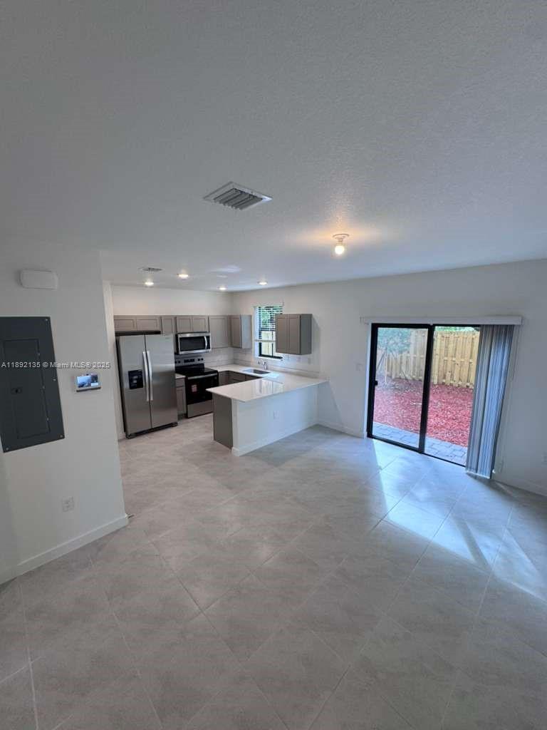 Palm Cay - Residential Lease