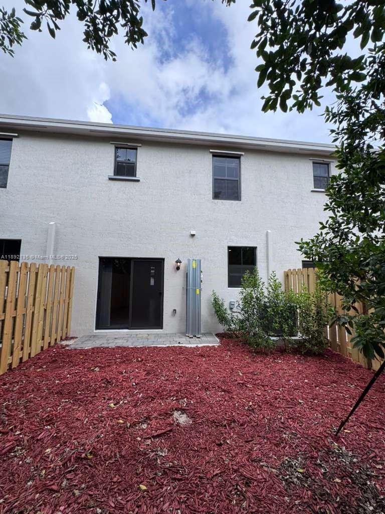 Palm Cay - Residential Lease