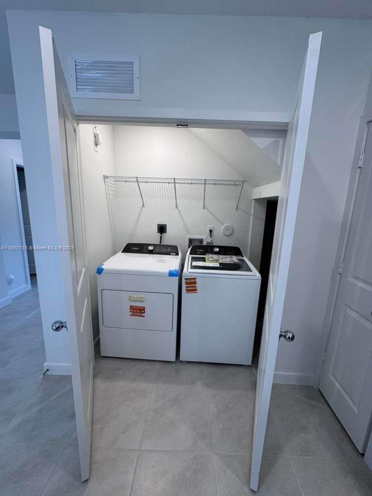 Palm Cay - Residential Lease