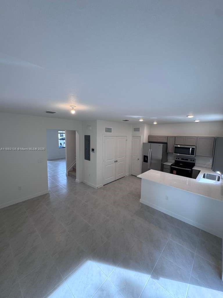 Palm Cay - Residential Lease