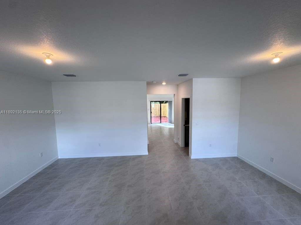 Palm Cay - Residential Lease