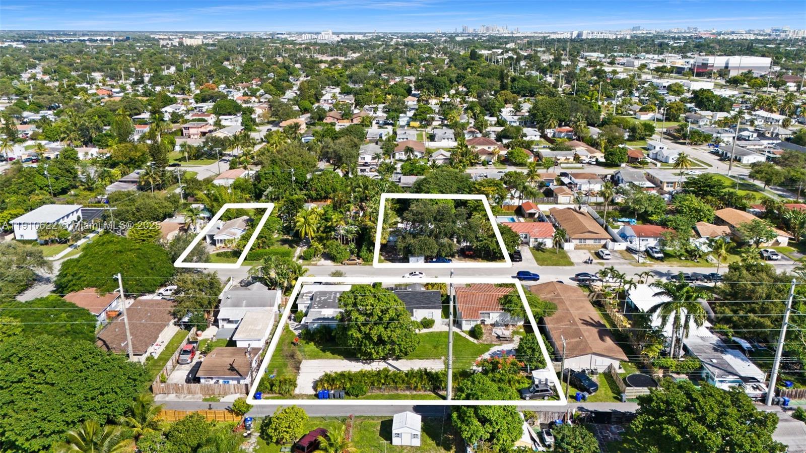 HOLLYWOOD PARK - Residential