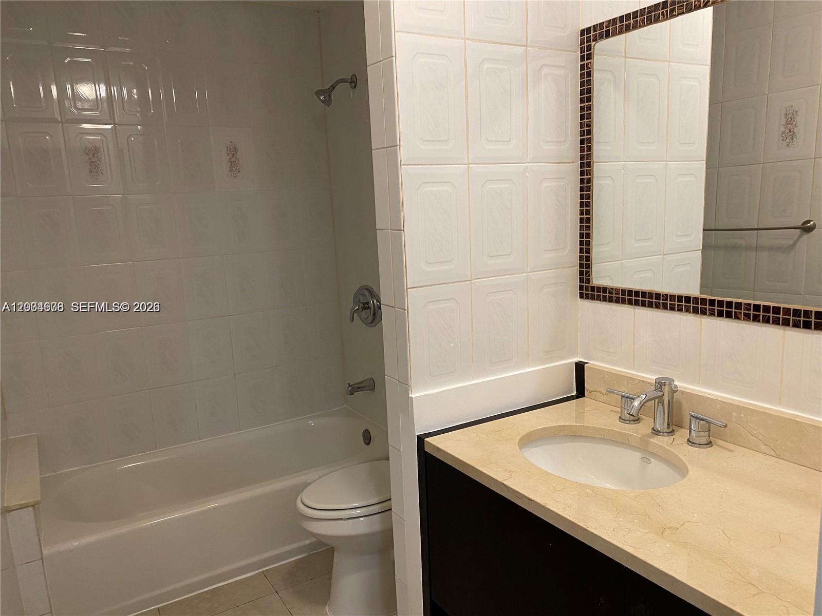 APPLEGREEN SUB - Residential Lease