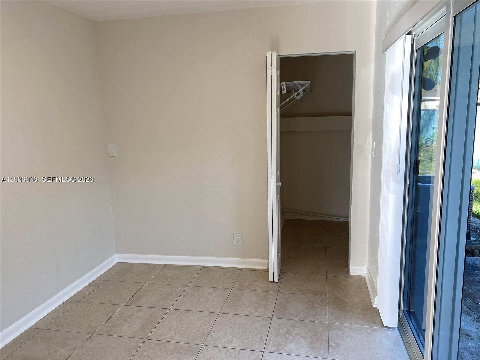 APPLEGREEN SUB - Residential Lease