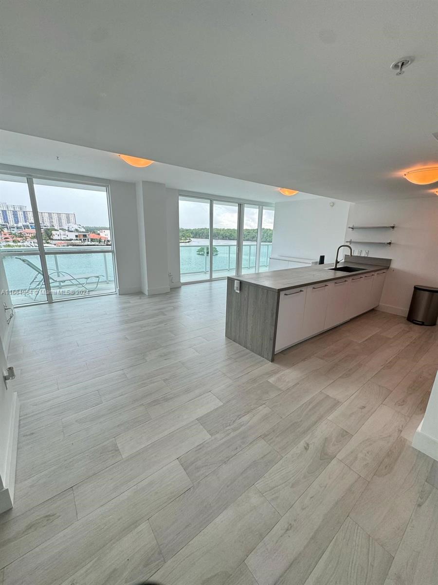 400 Sunny Isles Blvd 419
