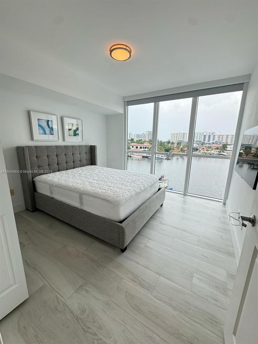 400 SUNNY ISLES CONDO EAS - Residential