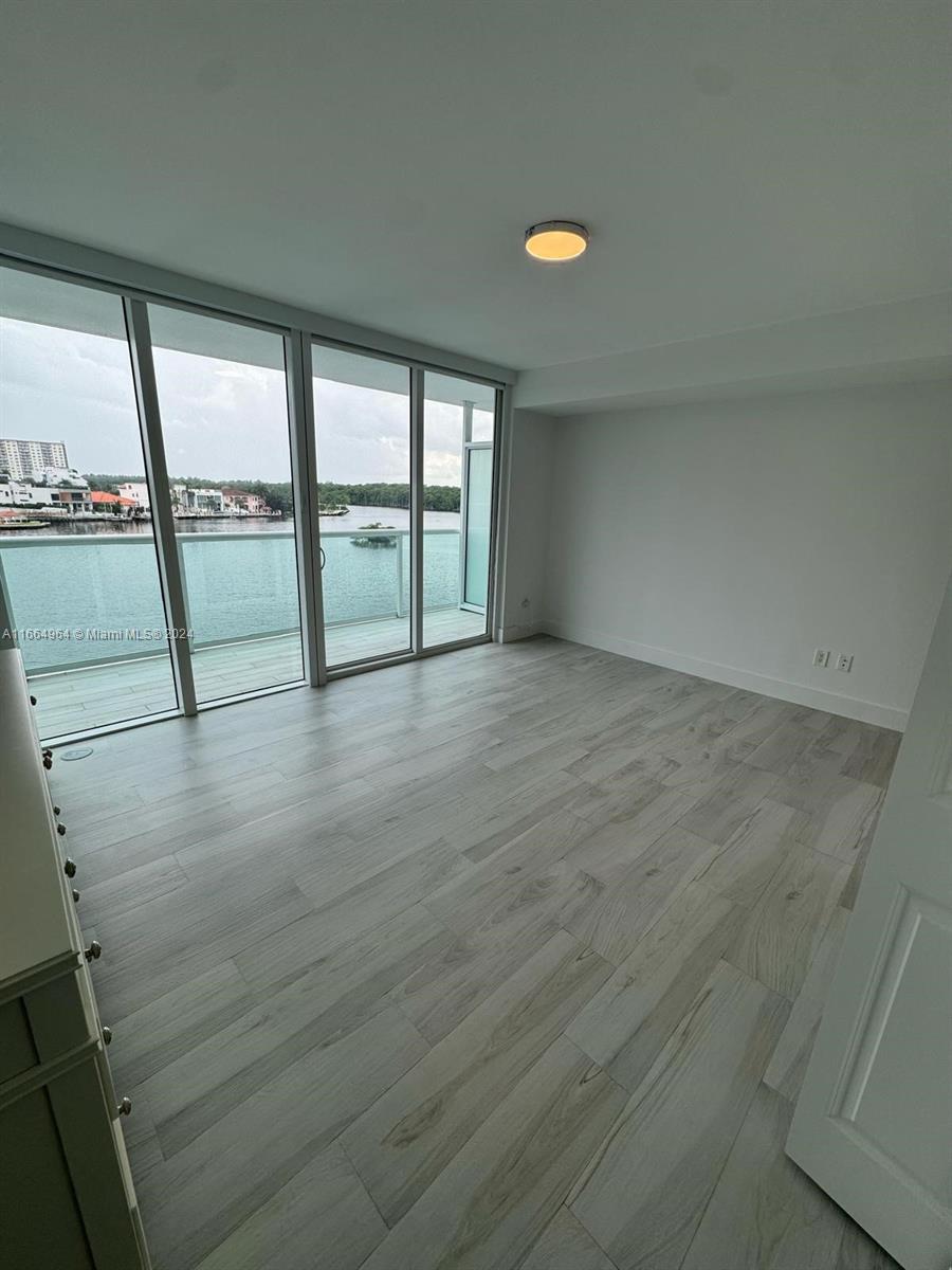 400 SUNNY ISLES CONDO EAS - Residential