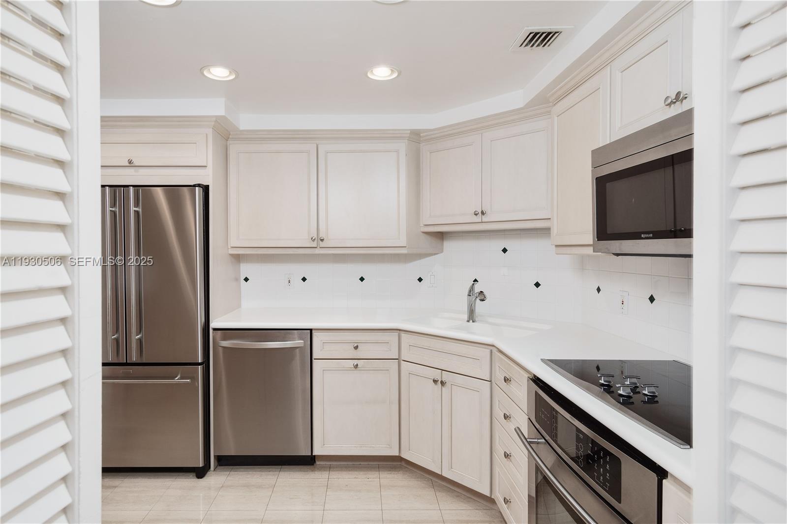 GROVE ISLE CONDO - Residential Lease