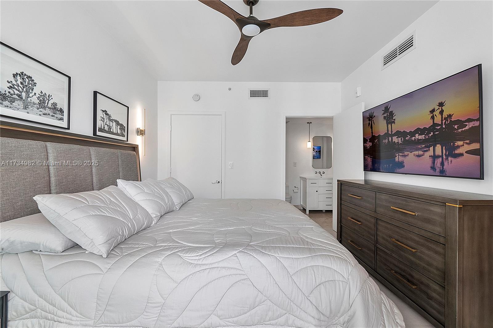 6000 Collins Ave 527