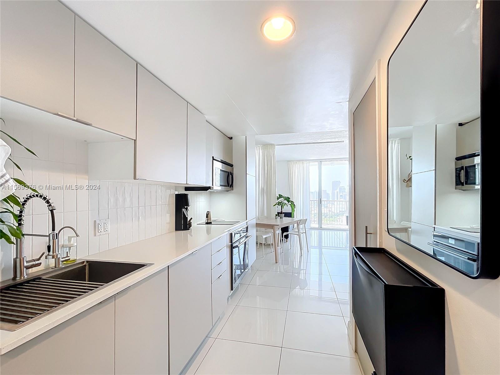 OPERA TOWER CONDO - Residential