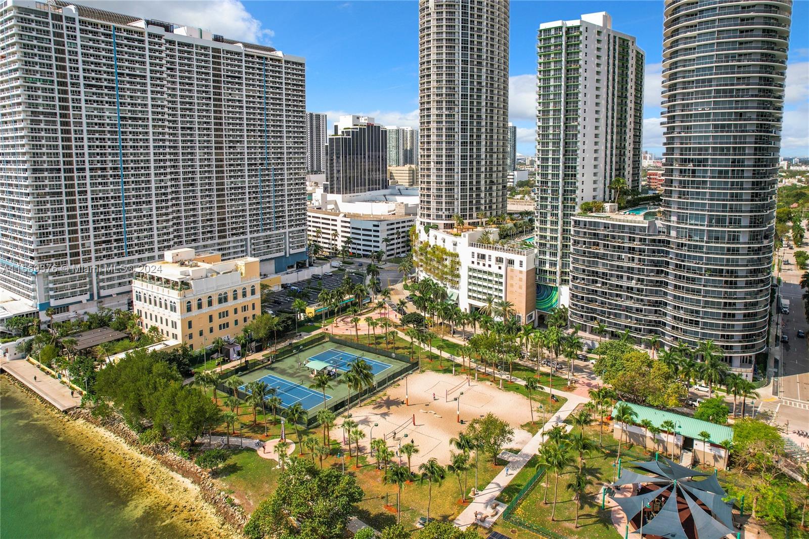 OPERA TOWER CONDO - Residential