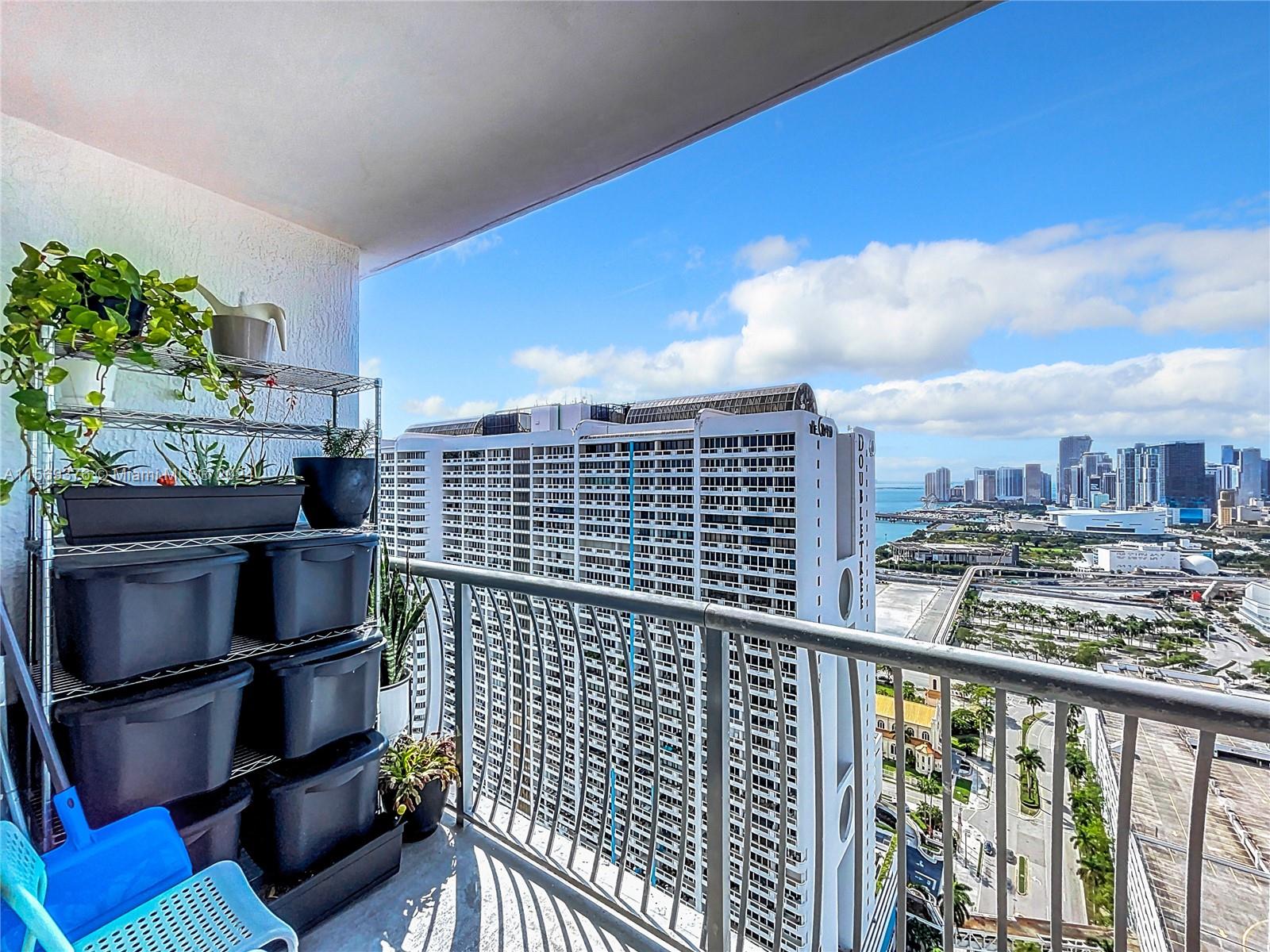 OPERA TOWER CONDO - Residential