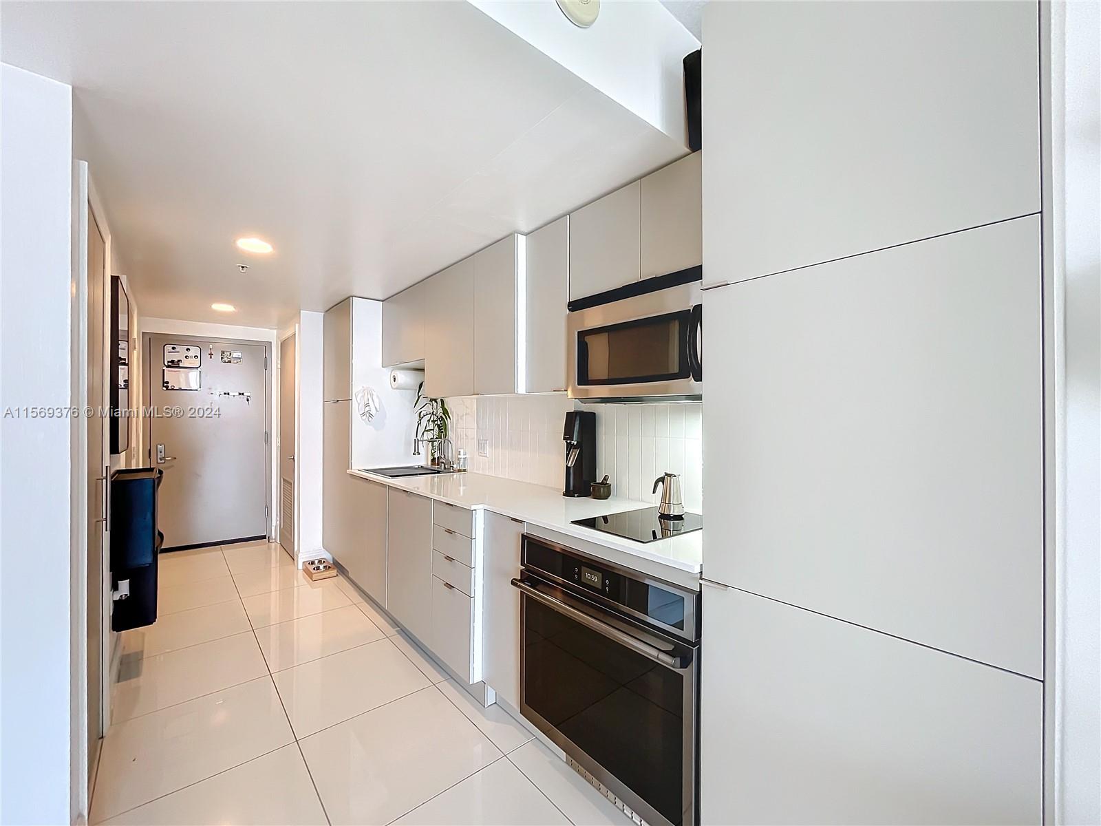 OPERA TOWER CONDO - Residential