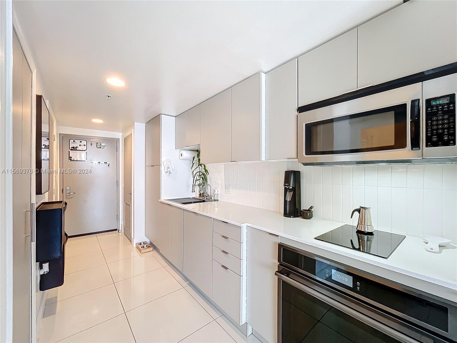 OPERA TOWER CONDO - Residential