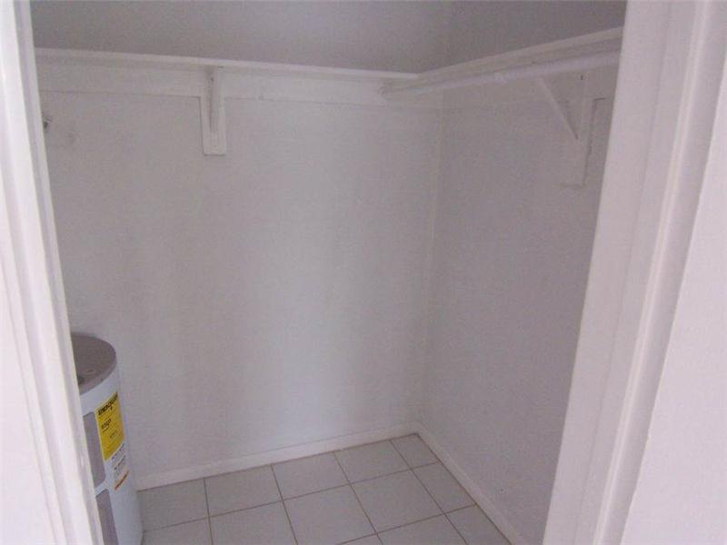 LAUDER-GATE 26-48 B - Residential Lease