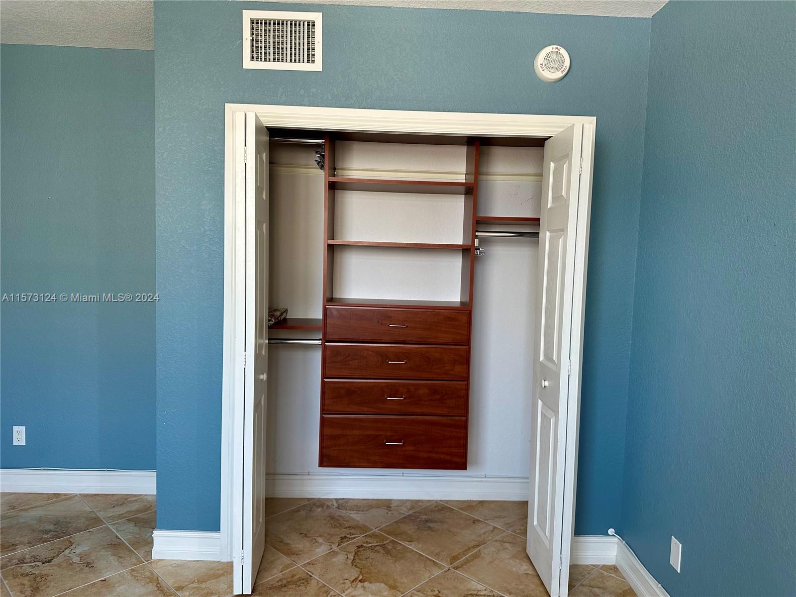 OCEANVIEW BUILDING B COND - Residential