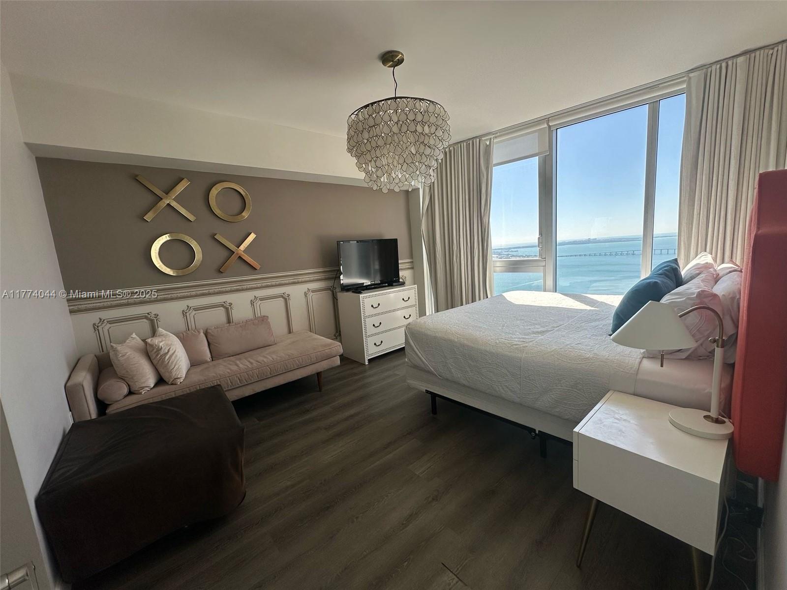 ICON BRICKELL CONDO NO 3 - Residential