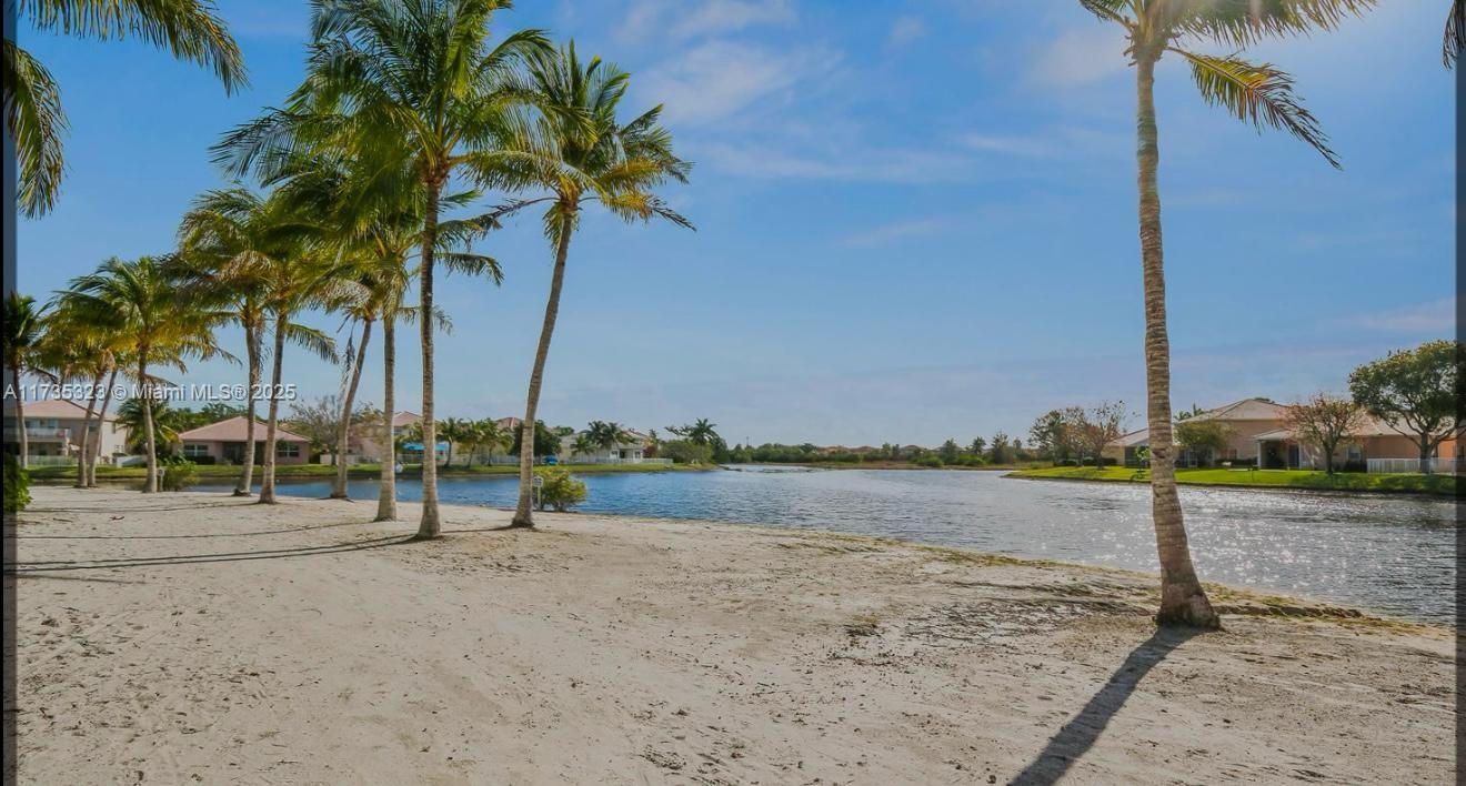 PEMBROKE ISLES 1 - Residential
