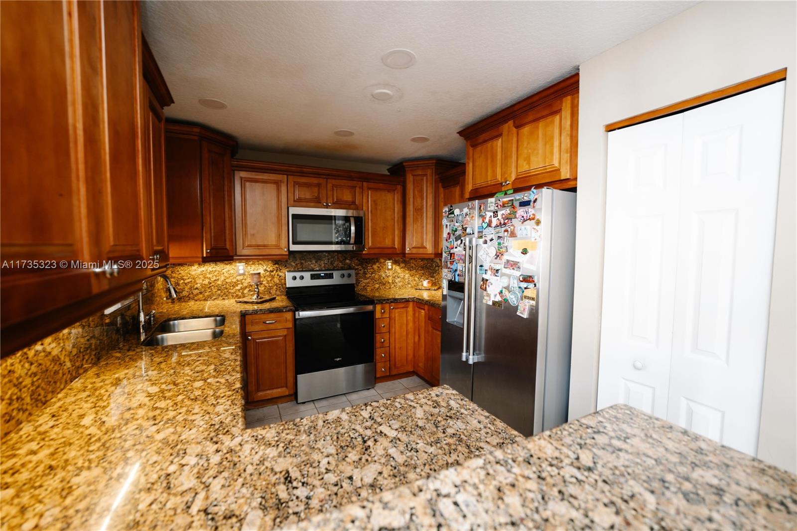 PEMBROKE ISLES 1 - Residential
