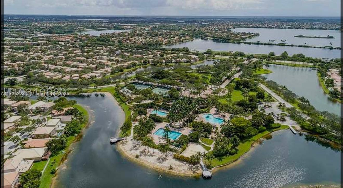 PEMBROKE ISLES 1 - Residential