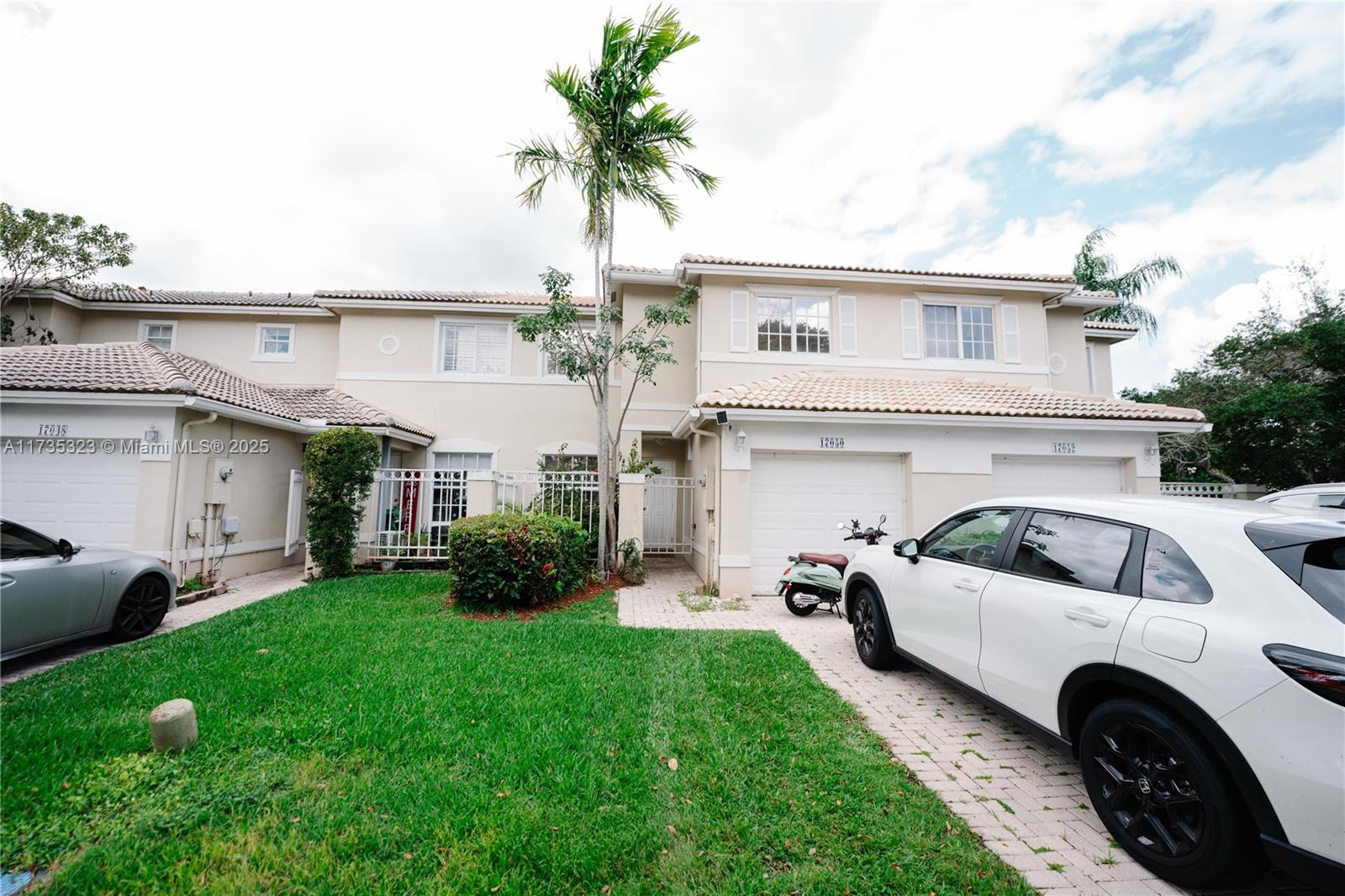 PEMBROKE ISLES 1 - Residential