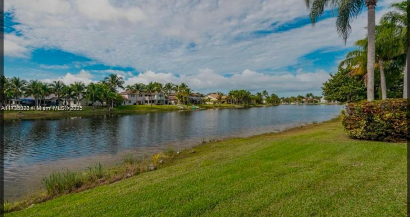 PEMBROKE ISLES 1 - Residential
