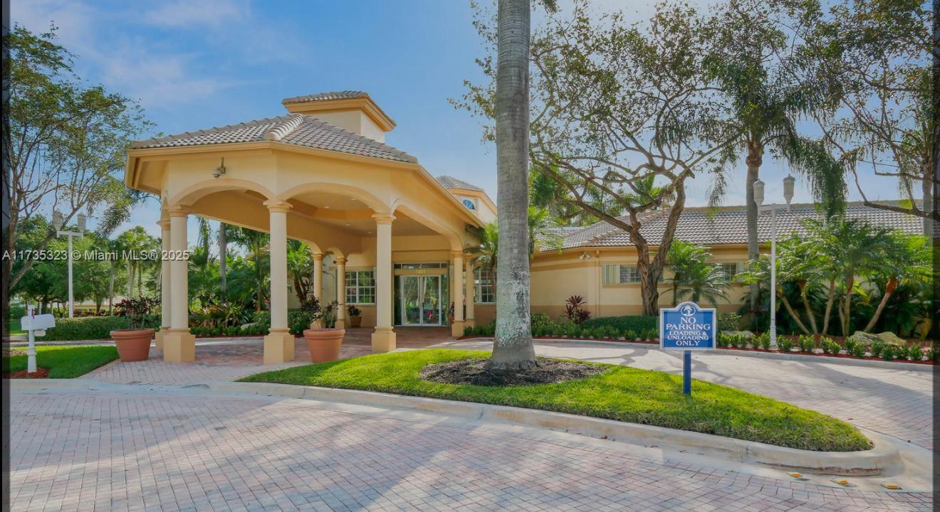 PEMBROKE ISLES 1 - Residential