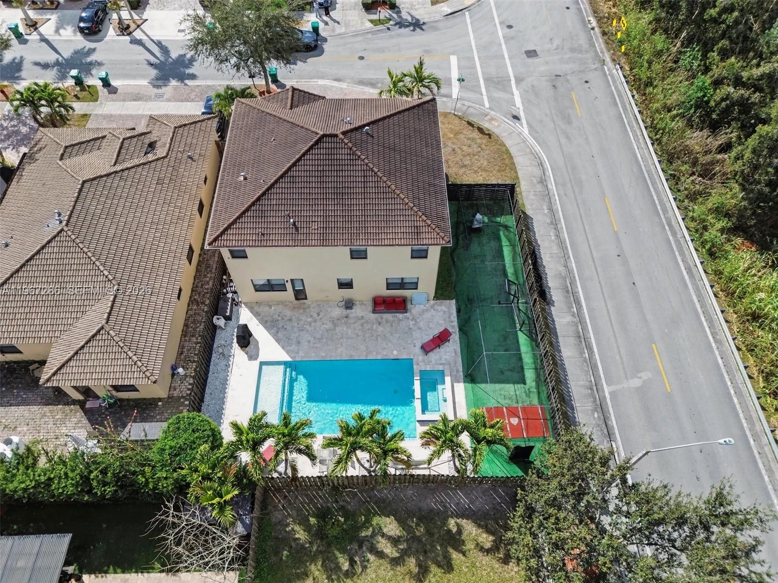 INTERLAKEN - Residential