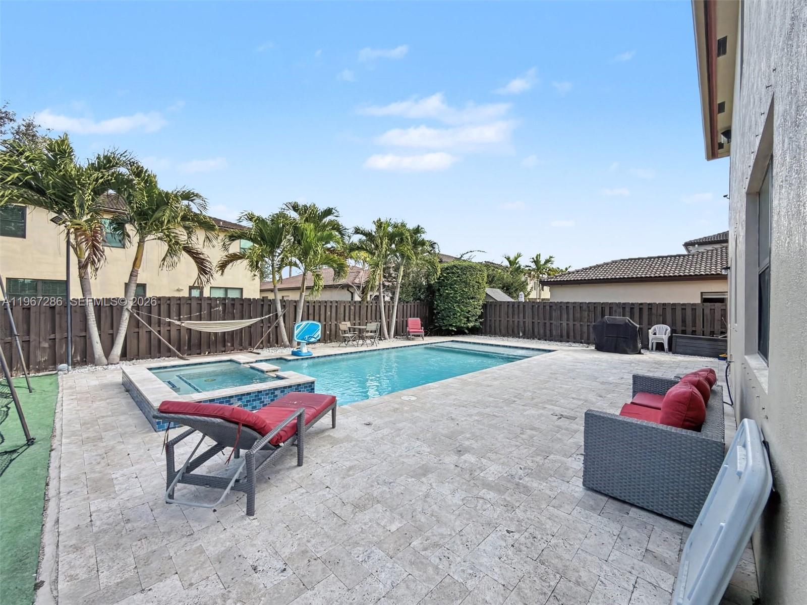 INTERLAKEN - Residential