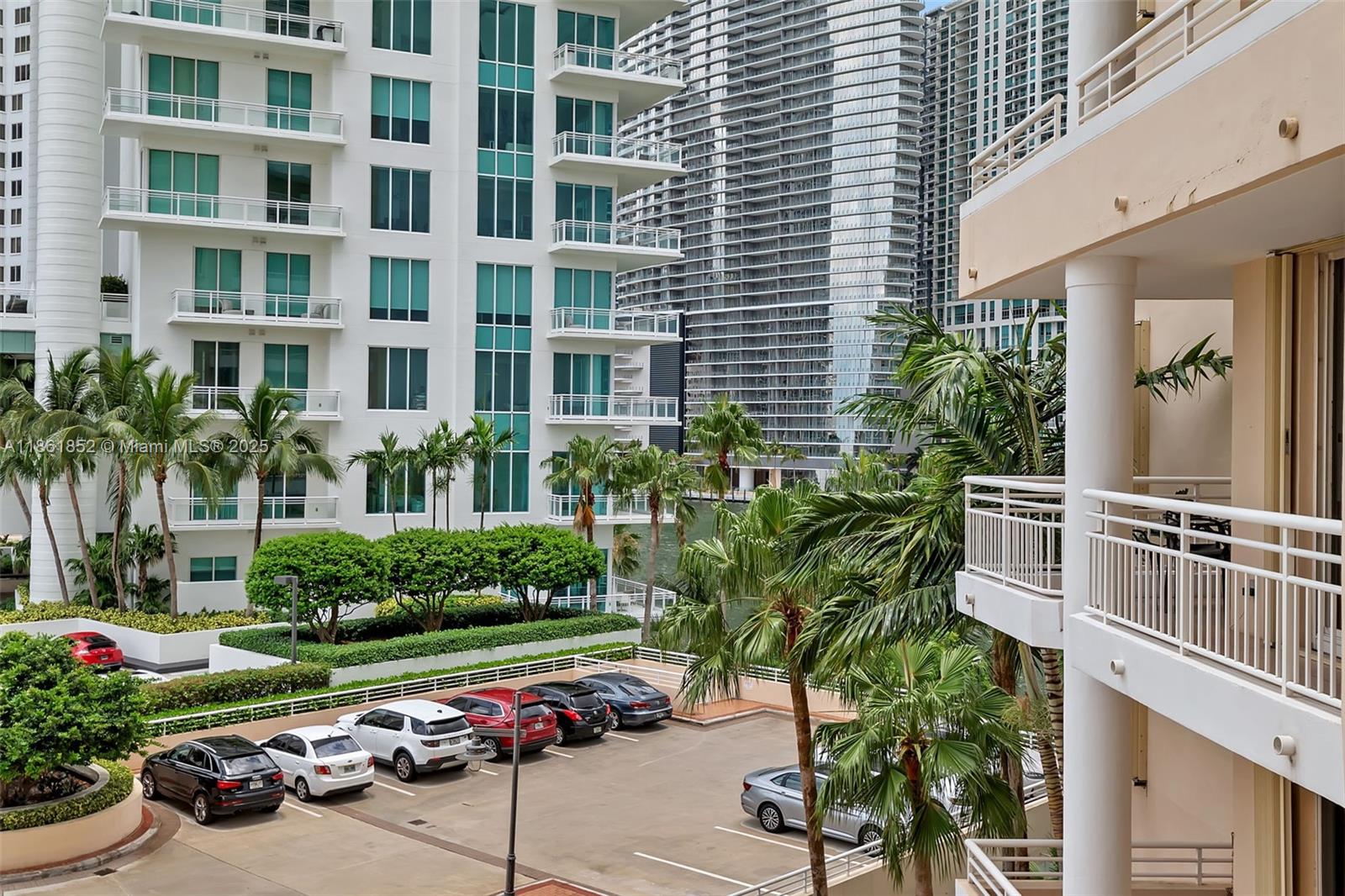 888 Brickell Key Dr 500
